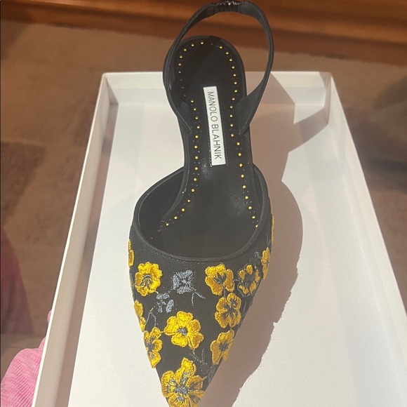 Manolo Blahnik Black Heels with Yellow Floral Design - Picture 6 of 7